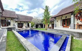 Lilis Cempaka Mas Guesthouse