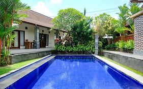 Lilis Cempaka Mas Guesthouse